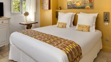 Deluxe studio suite | Luxe beddengoed, pillowtop-bedden, een kluis op de kamer