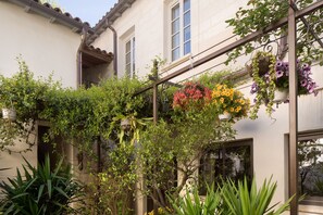 Terrace/patio - La Maison des Augustins B&B, Spa et Fitness (Avignon)
