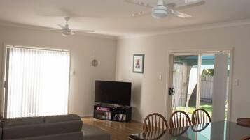 Maison, 4 chambres | 4 chambres, décoration personnalisée, ameublement personnalisé, bureau