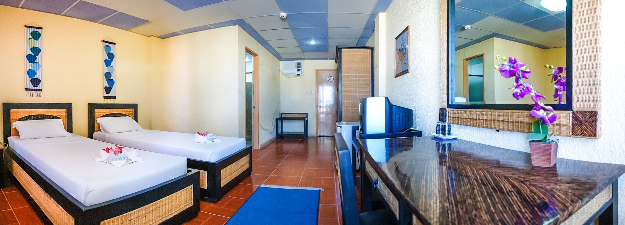 Minibar, in-room safe, soundproofing