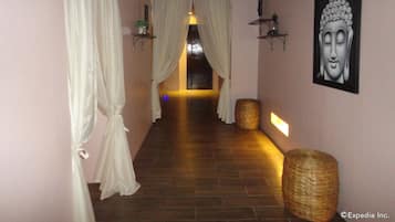 Couples treatment room(s), body treatments, hot stone massages