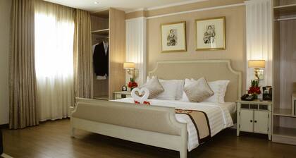 Golden Prince Hotel and Suites