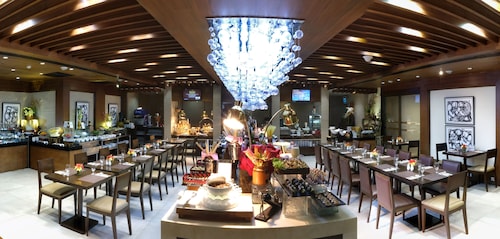 ゴールデン プリンス ホテル アンド スイーツ