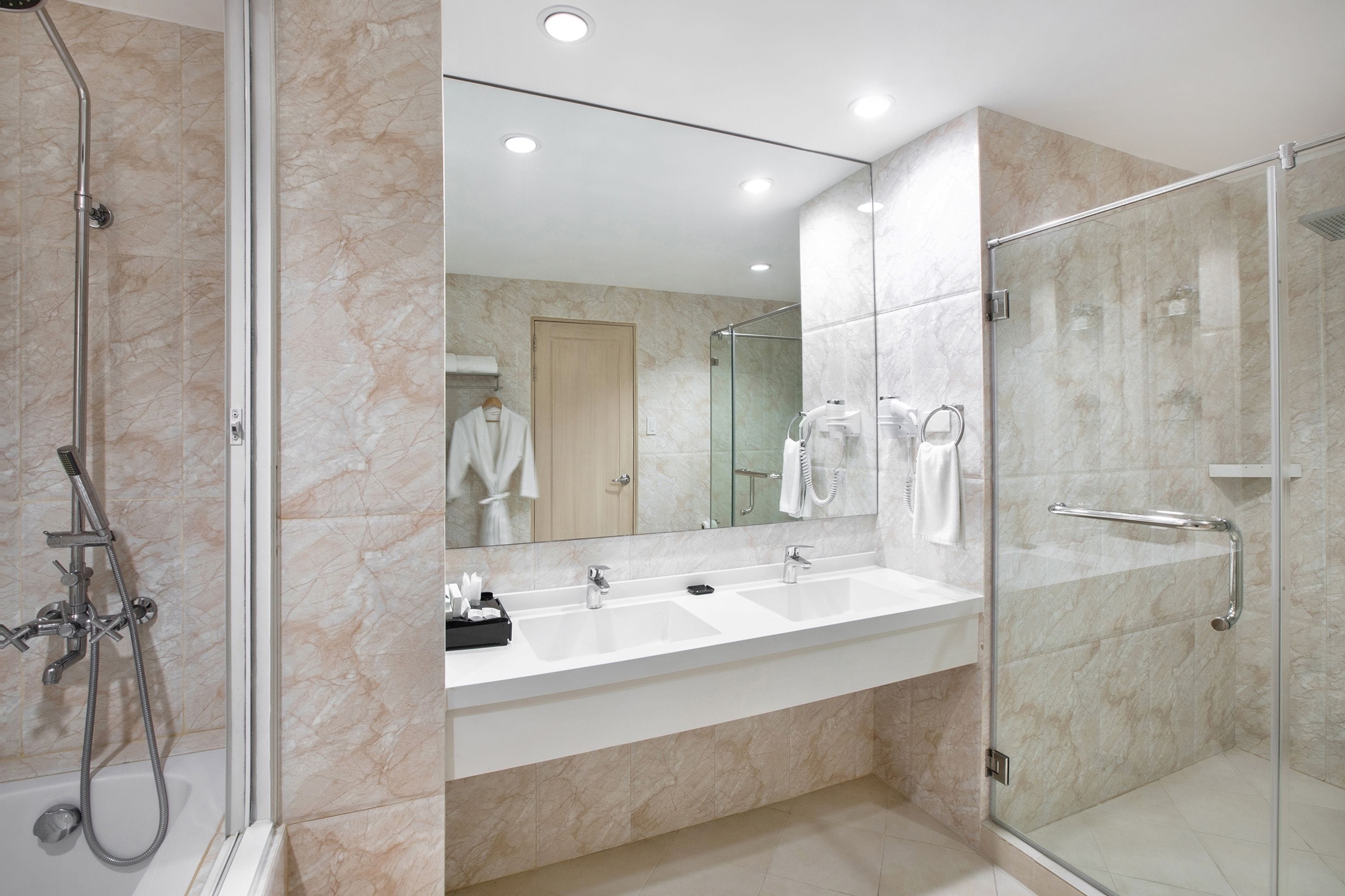 Golden Prince Suite (Tower 2)  | In-room safe, desk, blackout drapes, soundproofing