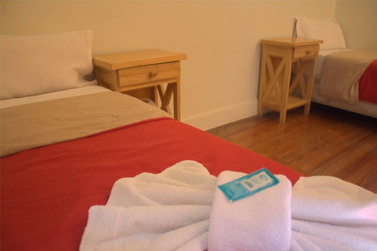 Standard  Doble Room  2 bed , Shared Bathroom