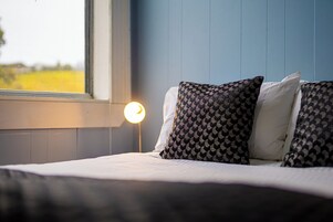 Quarto casal, banheiro compartilhado | Ferros/tábuas de passar roupa, Wi-Fi de cortesia, roupa de cama