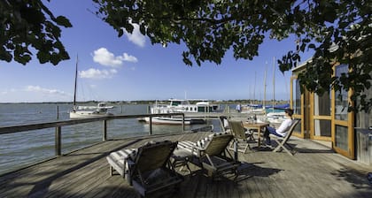 Boathouse - Birks River Retreat - Birks Harbour