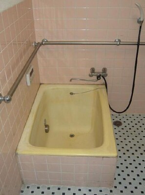 Ducha, secador de pelo, toallas
