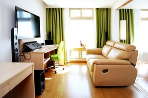 Suite | Living area | LCD TV