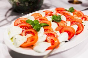 Daily buffet breakfast (PLN 55 per person)