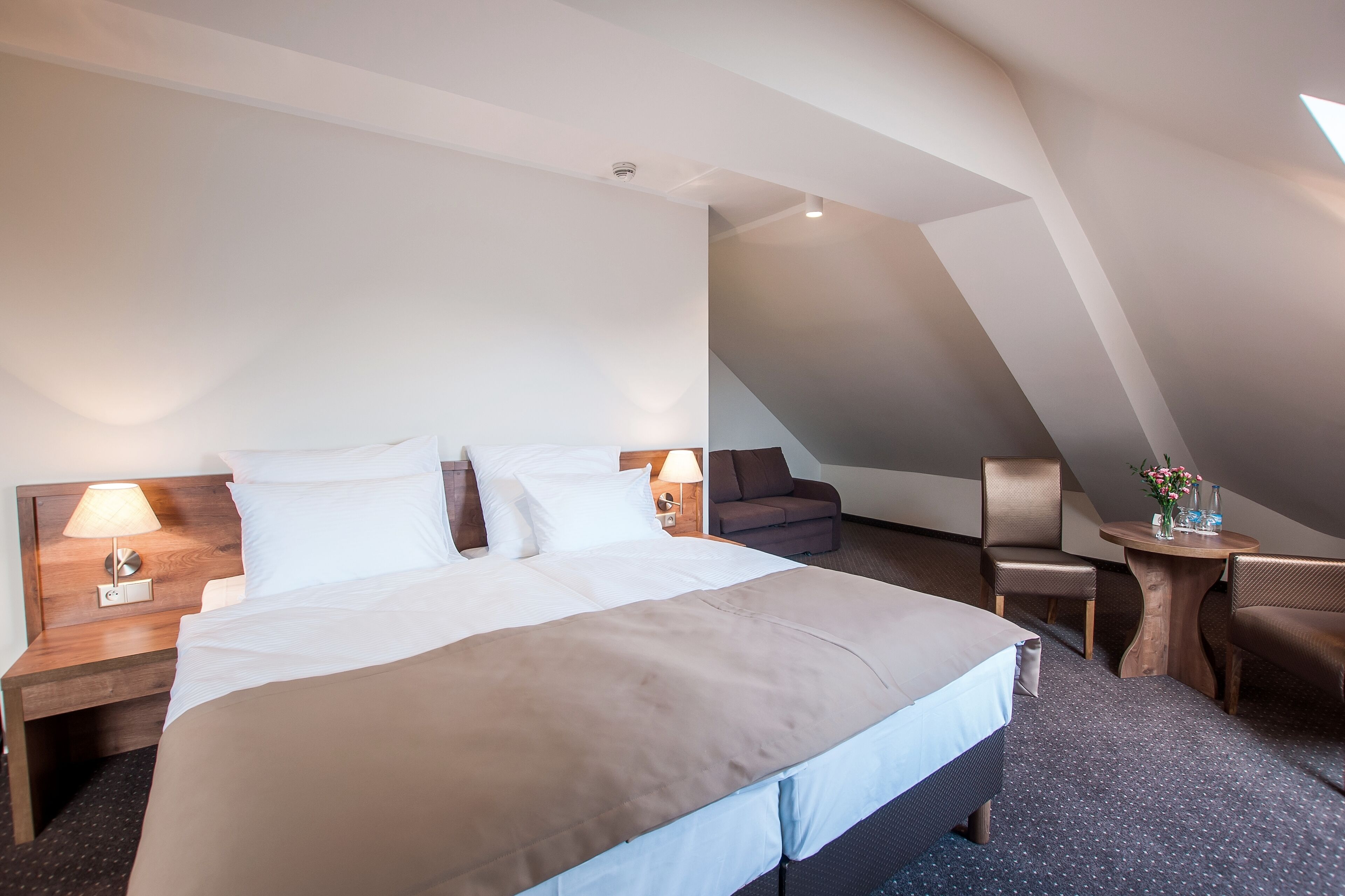 Egyptian cotton sheets, premium bedding, pillow-top beds, minibar