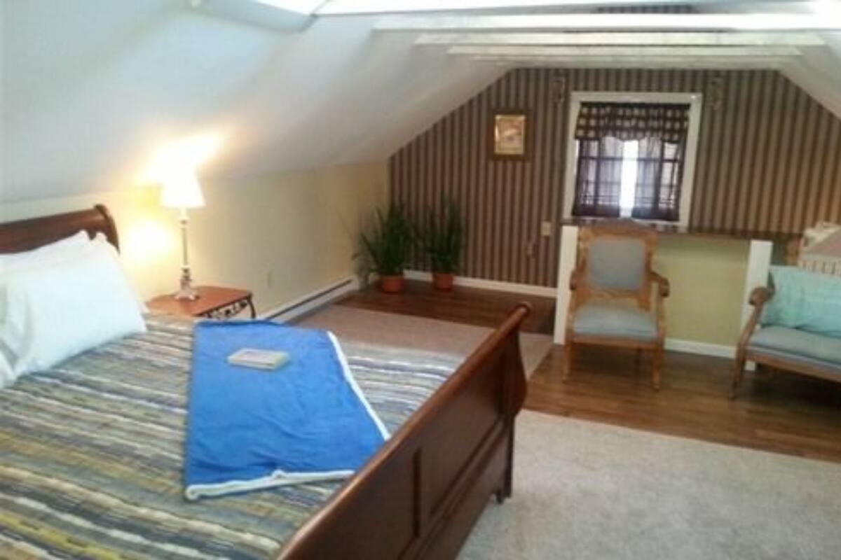 Comfort Loft, 1 King Bed | In-room safe, free WiFi