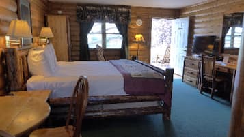 Room, Private Bathroom (Paradise Cabin Room) | Iron/ironing board, free WiFi, bed sheets, alarm clocks