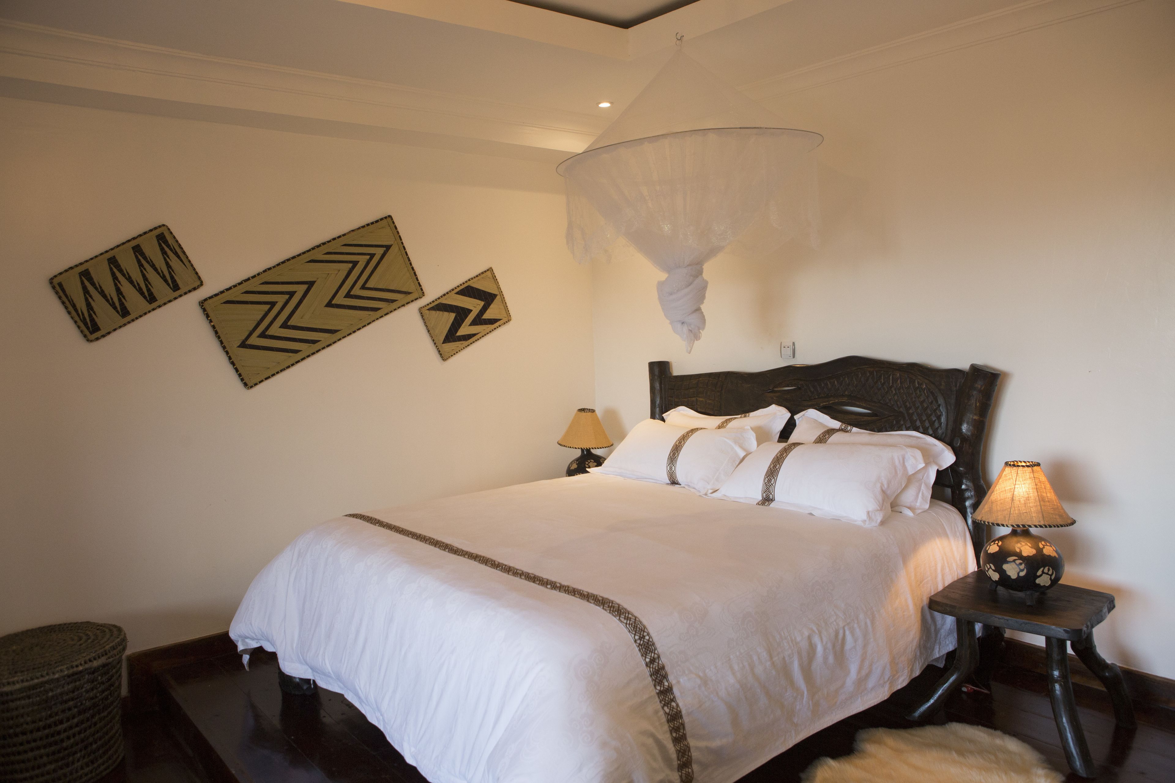 Family Apartment, 1 King Bed, Hill View | Living room