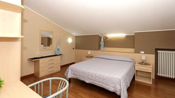 Down duvets, soundproofing, free WiFi, bed sheets