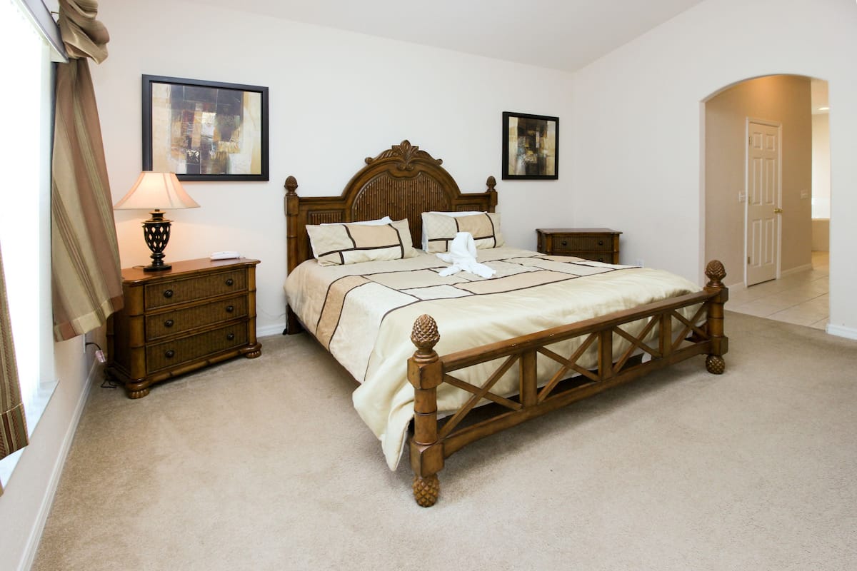 Iron/ironing board, cribs (surcharge), WiFi (surcharge)