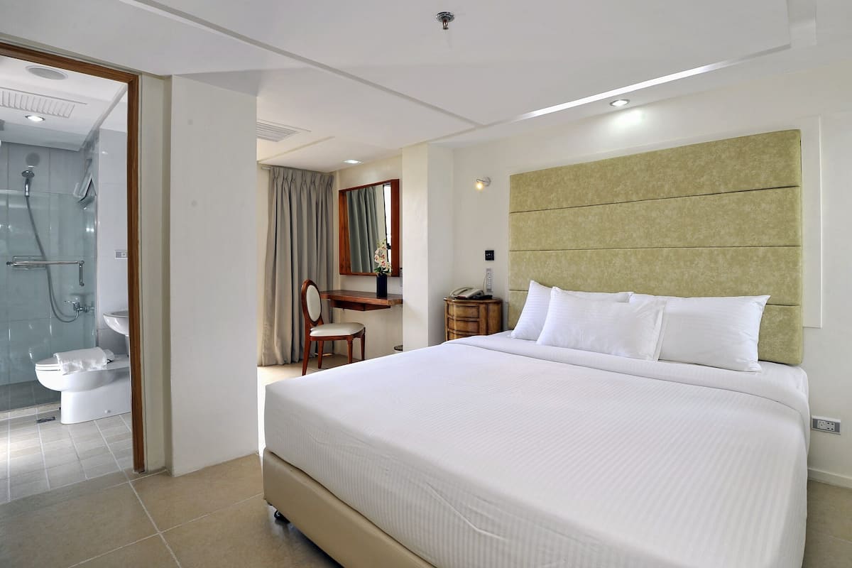 Ropa de cama de alta calidad y artículos del minibar gratis