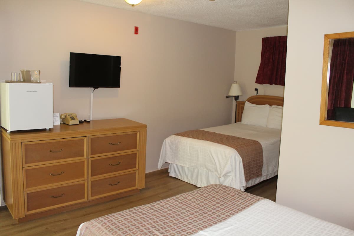 Chambre Standard (Tennis court section) | Accès au Wi-Fi (inclus), literie fournie