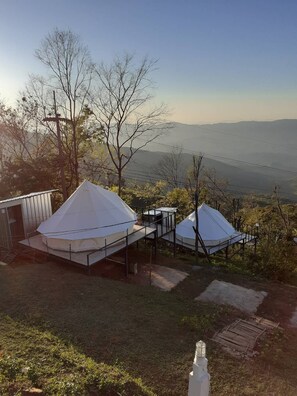 テント | バスルーム | タオル