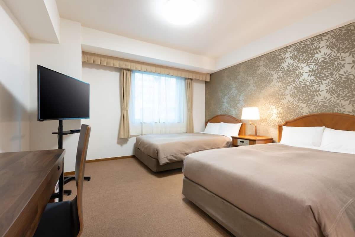 In-room safe, desk, laptop workspace, iron/ironing board (on request)