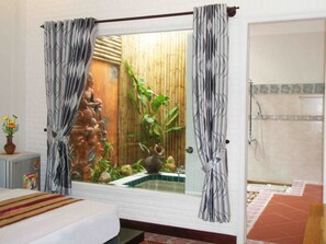 Minibar, escritorio, cortinas blackout y camas plegables/adicionales 