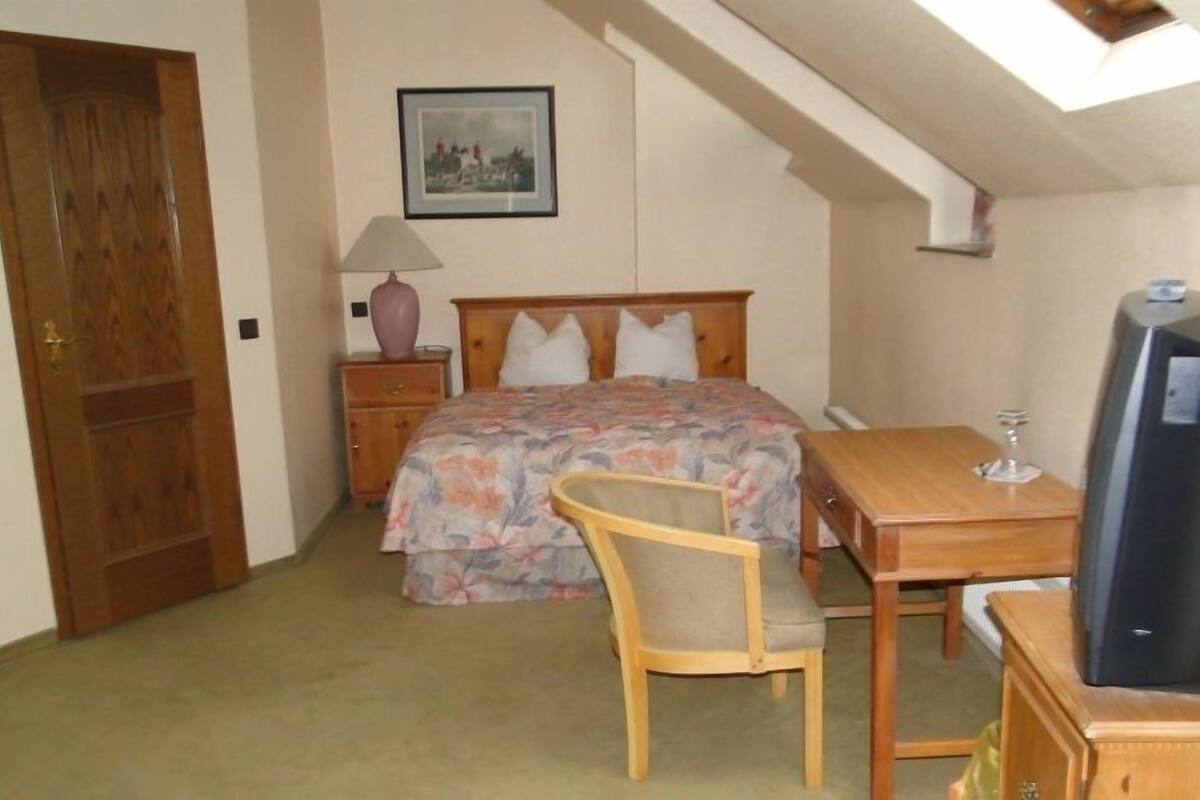 Minibar, cots/infant beds, rollaway beds, free WiFi