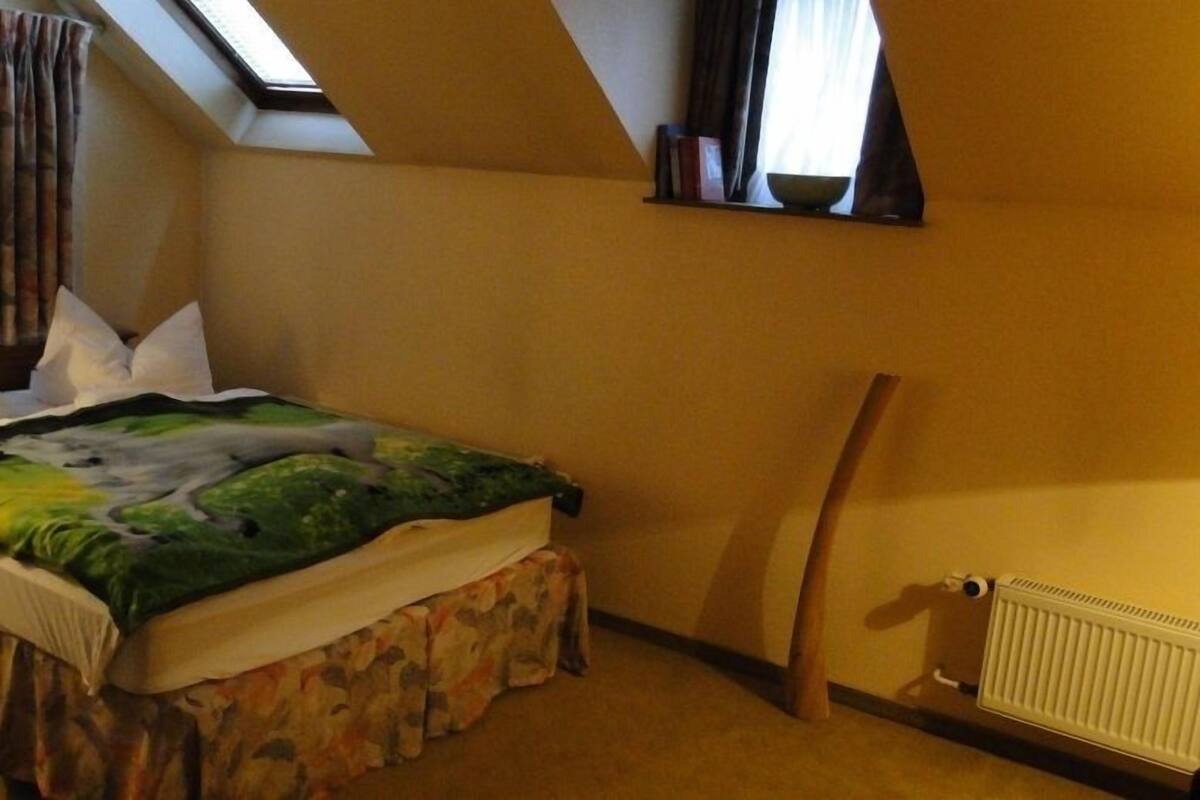 Standard Double Room | Minibar, cots/infant beds, rollaway beds, free WiFi