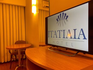 Minibar, desk, free WiFi, bed sheets - Itatiaia Hotel Passo Fundo (Passo Fundo)