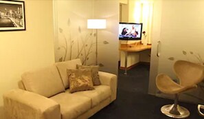 29-inch TV with cable channels - Itatiaia Hotel Passo Fundo (Passo Fundo)