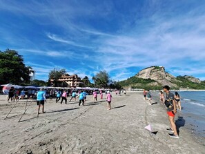 On the beach, beach towels - Blue Wave Hotel Hua Hin (Hua Hin)