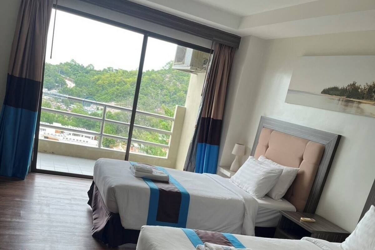 Phòng Deluxe | Bộ đồ giường kháng dị ứng, két bảo mật tại phòng