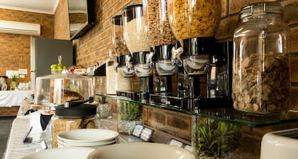 Hume Country Motor Inn