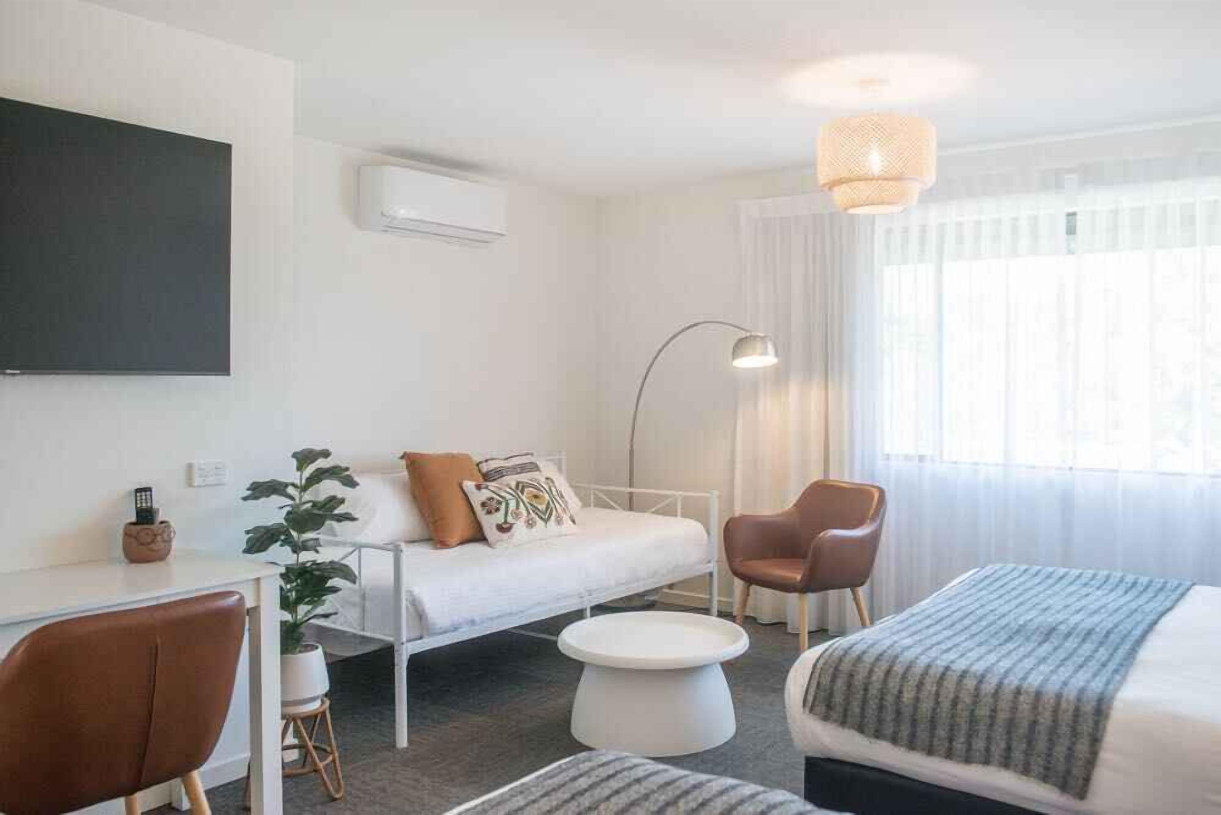 Deluxe Twin Room | Premium bedding, individually decorated, iron/ironing board, free WiFi