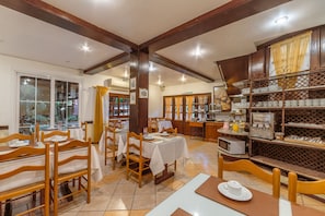Free daily buffet breakfast