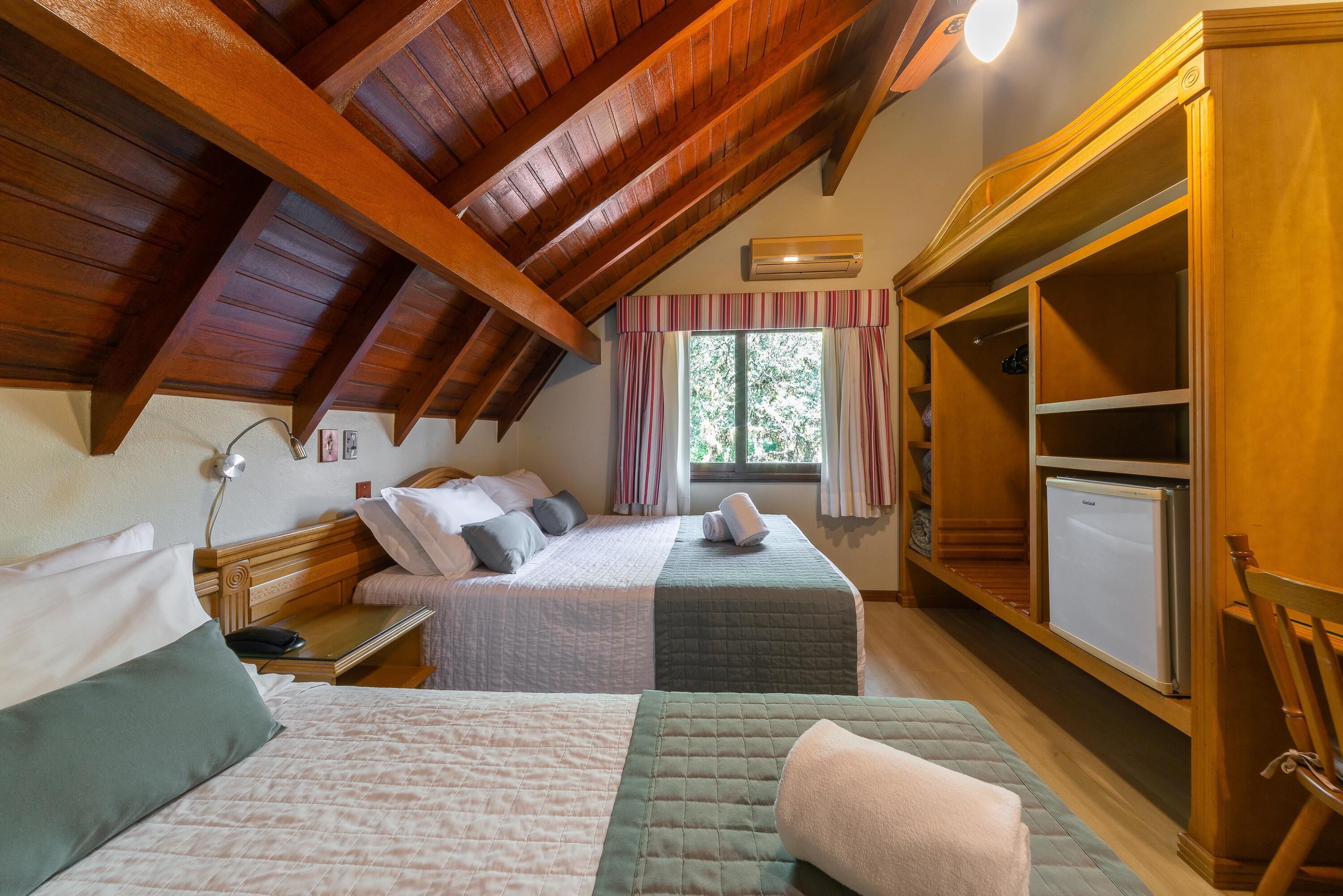 Minibar, blackout drapes, free WiFi, bed sheets