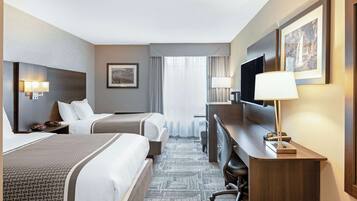 Standard-huone, 2 parisänkyä, tupakointi kielletty, jääkaappi ja mikroaaltouuni | Allergiatestatut vuodevaatteet, työpöytä, pimennysverhot