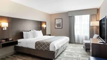 Suite, 1 King Bed, Non Smoking, Refrigerator & Microwave (Living Room;with Sofabed)