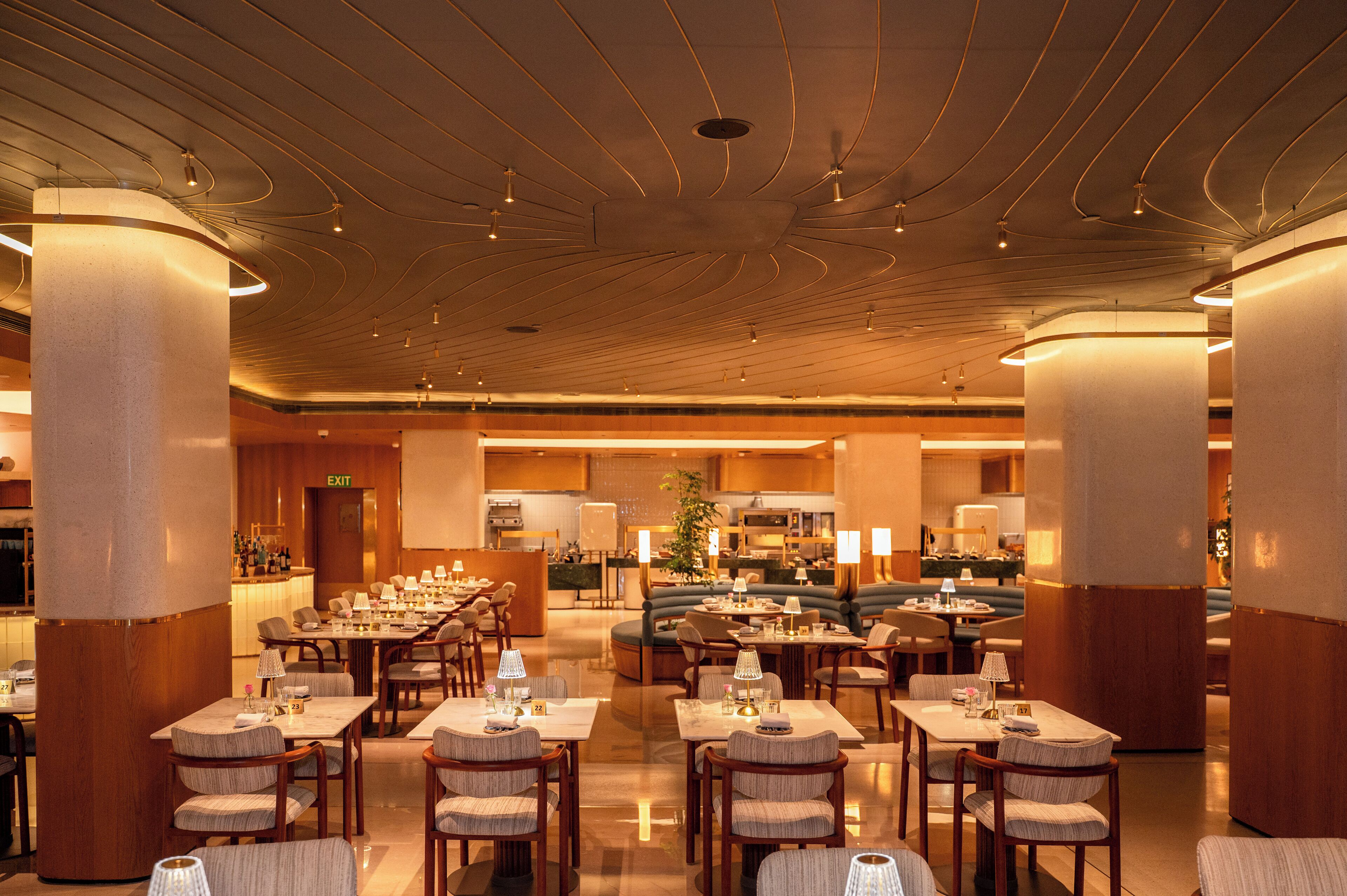 2 restaurants; breakfast, lunch, dinner and brunch served 