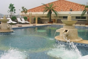 Outdoor pool - Garden Hotel Dongguan (Dongguan)