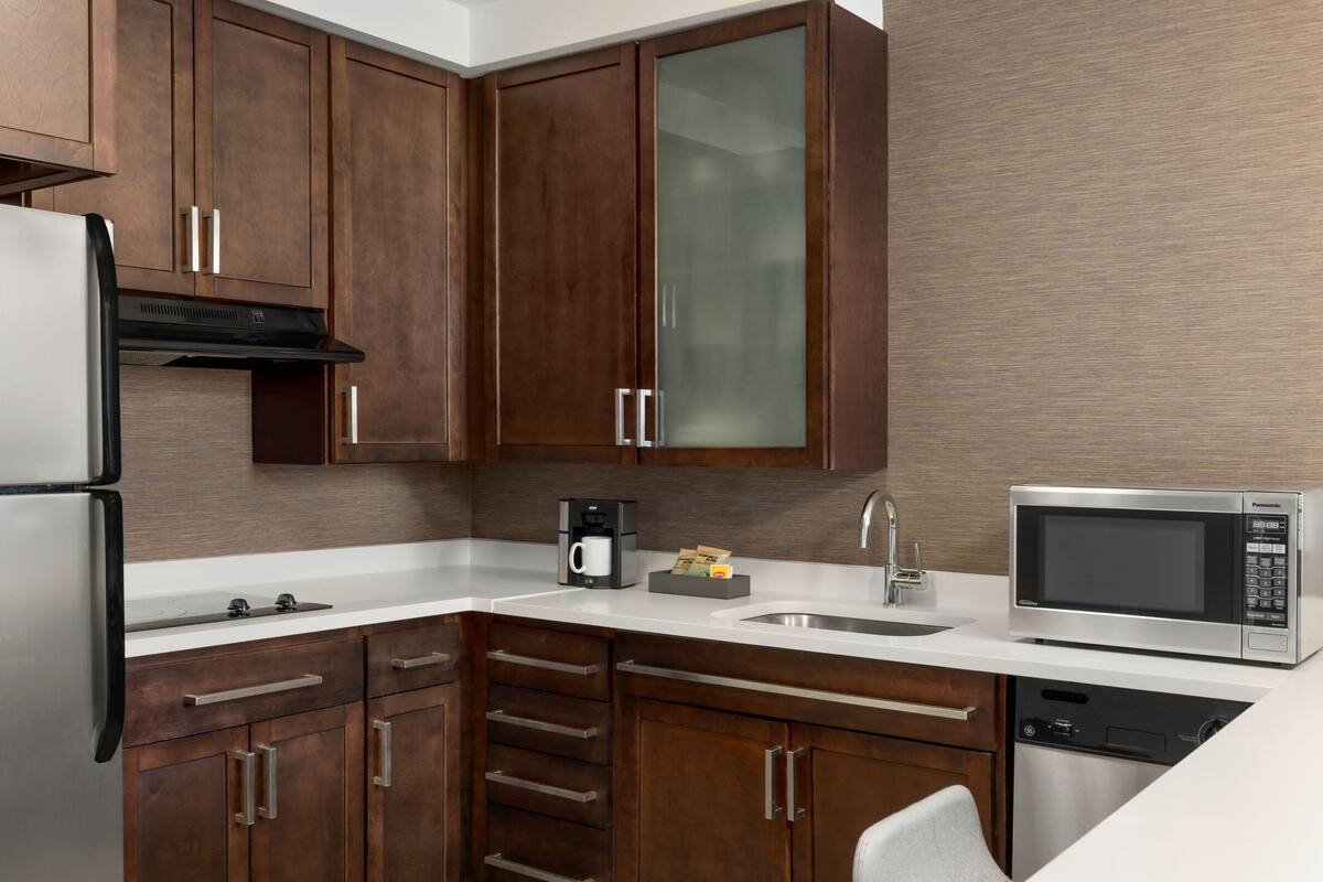 1 bedroom, hypo-allergenic bedding, desk, iron/ironing board