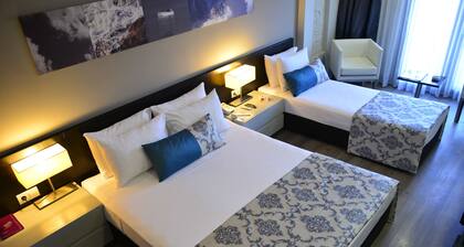 May Park Hotel