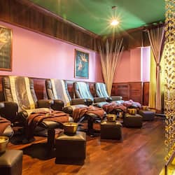 Couples treatment room(s), sauna, steam room, body treatments