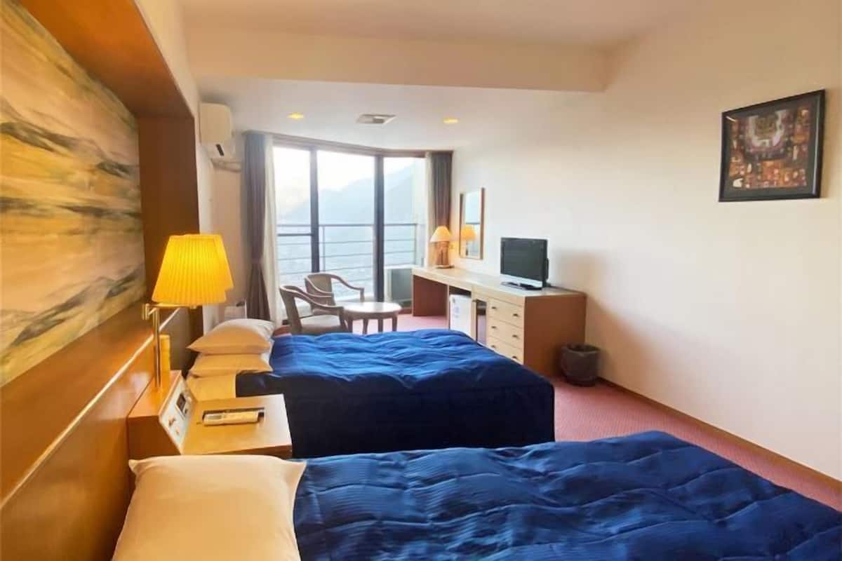 In-room safe, individually decorated, individually furnished, desk