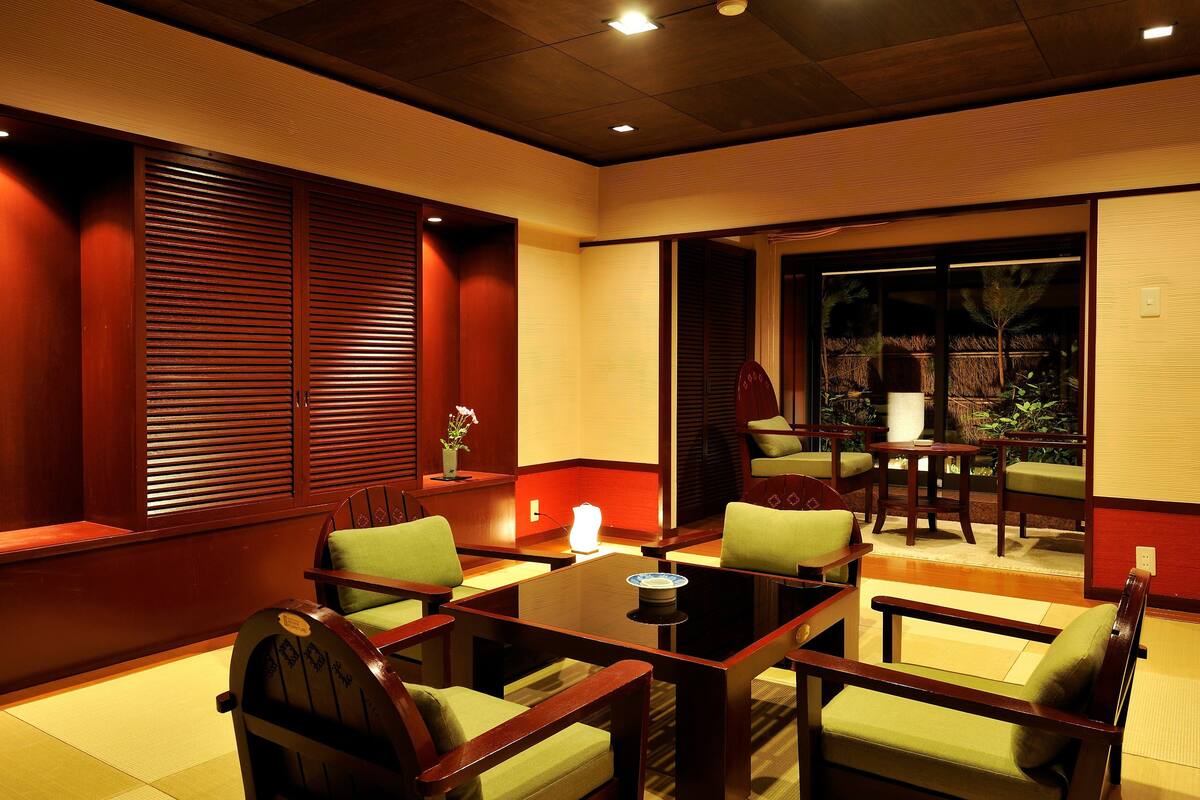 1 bedroom, in-room safe, individually decorated, individually furnished