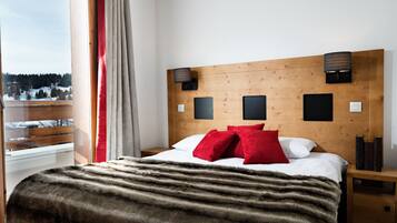 2 bedrooms, individually decorated, individually furnished