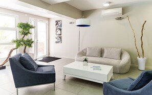 Lobby sitting area - Résidence Lagrange Vacances Les Patios Eugénie (Biarritz)