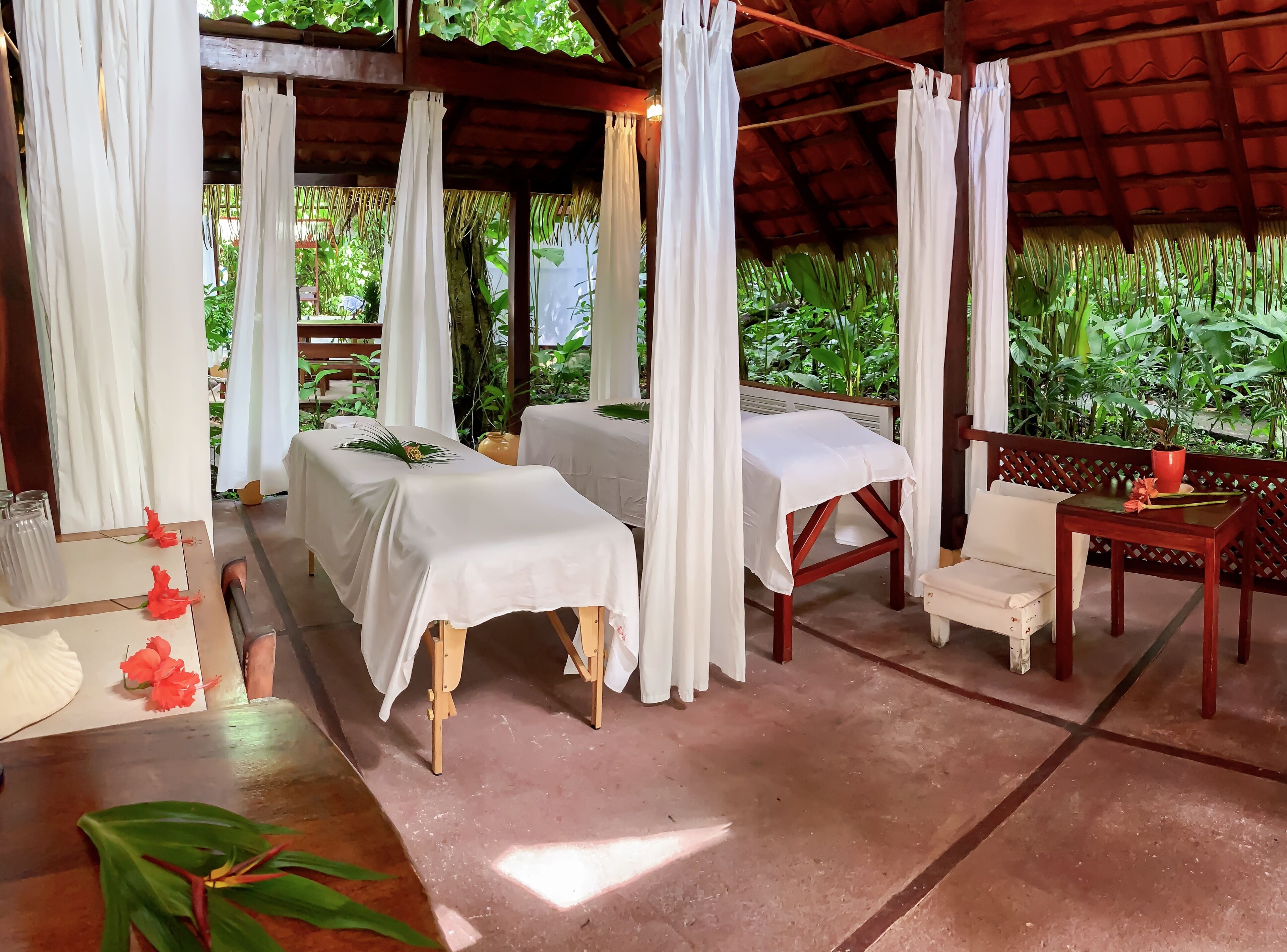 couples treatment room(s), hot stone massages, deep-tissue massages