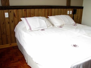 Minibar, free WiFi