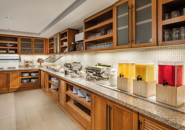 Daily buffet breakfast (USD 11 per person)