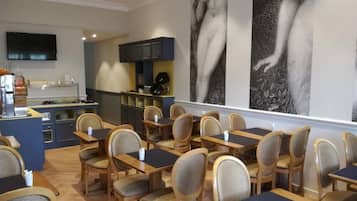 Daily buffet breakfast (EUR 16 per person)